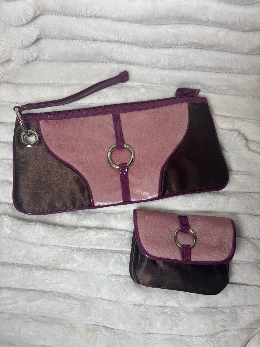 Women's Avon Wristlet/Clutch & Matching Change Purse NWOT